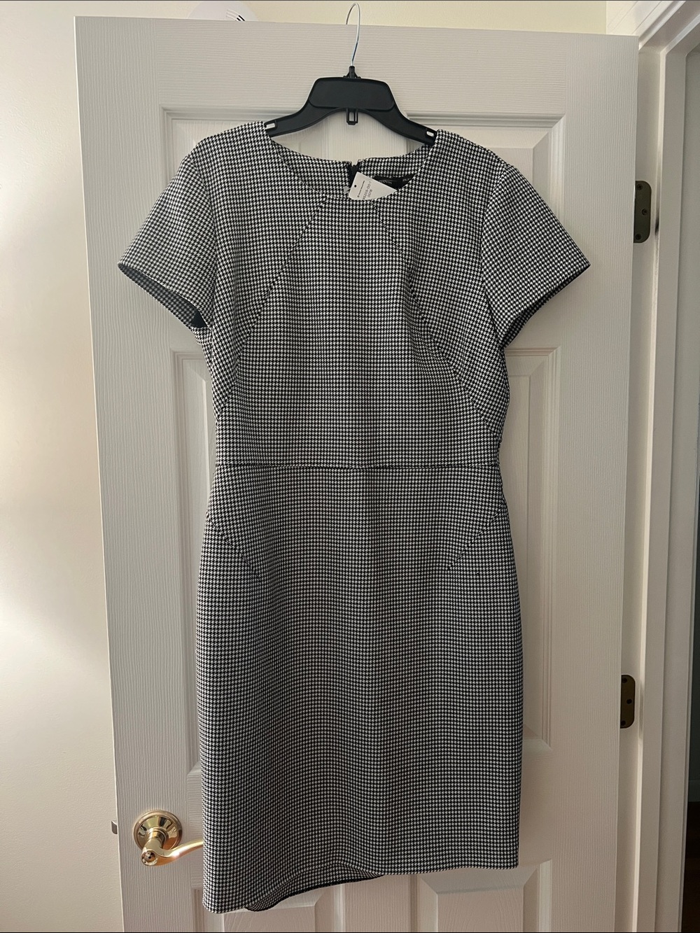 Banana Republic Black and White Houndstooth Midi Dress